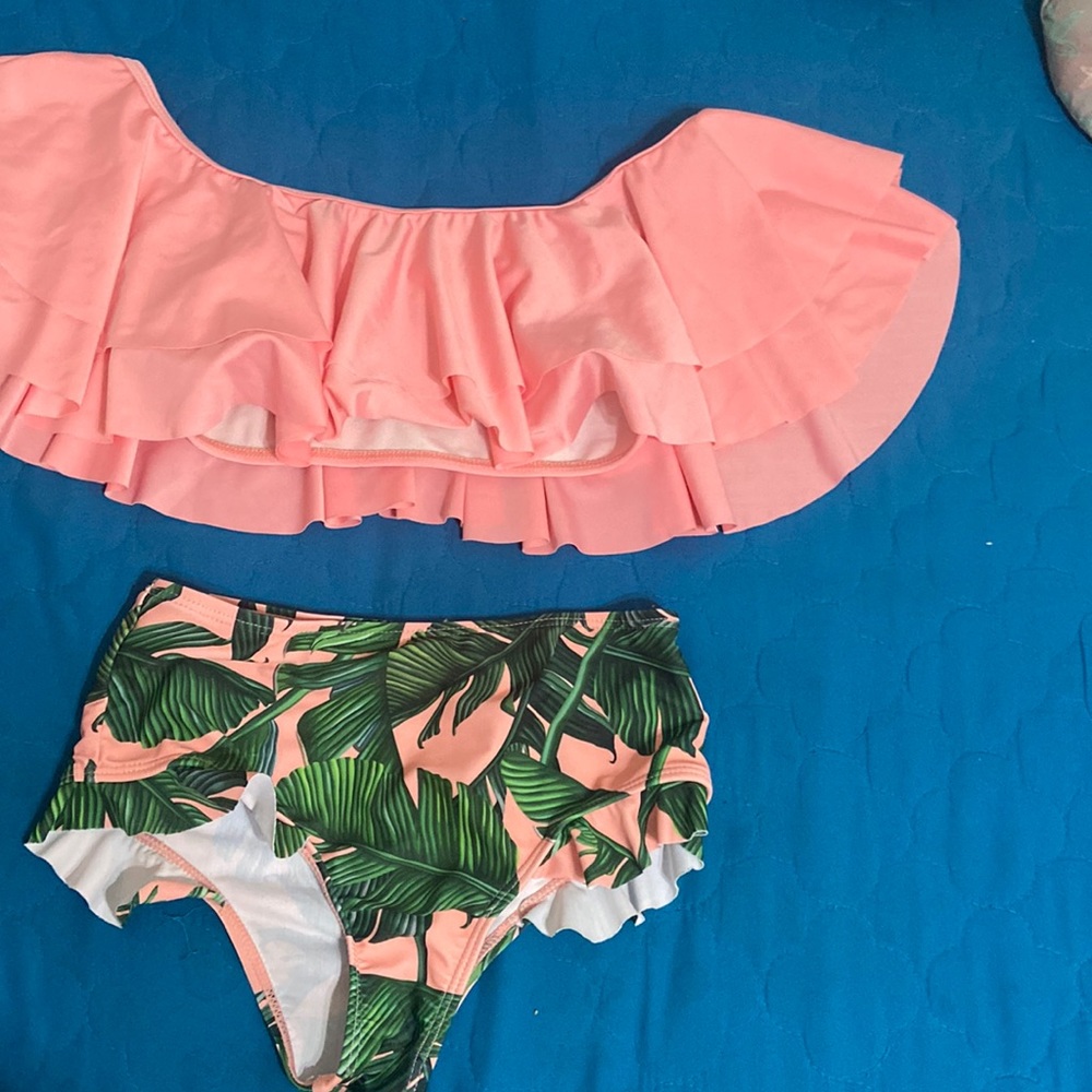 Girls swimsuit